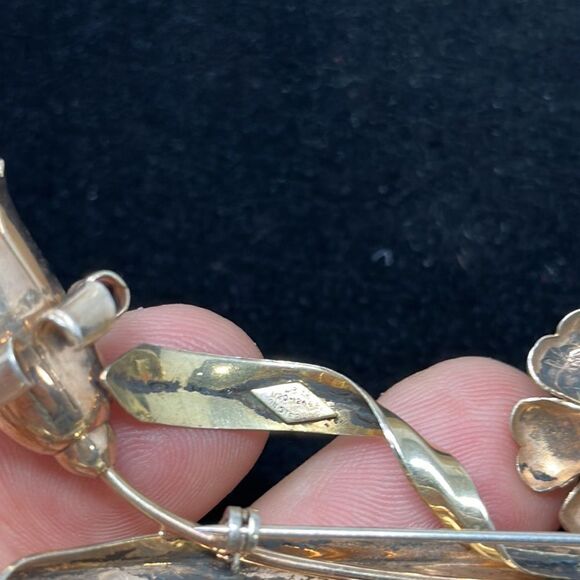 1/20 12K on sterling silver rose flower with emerald colour gemstone LS Co. 925 - Picture 4 of 4